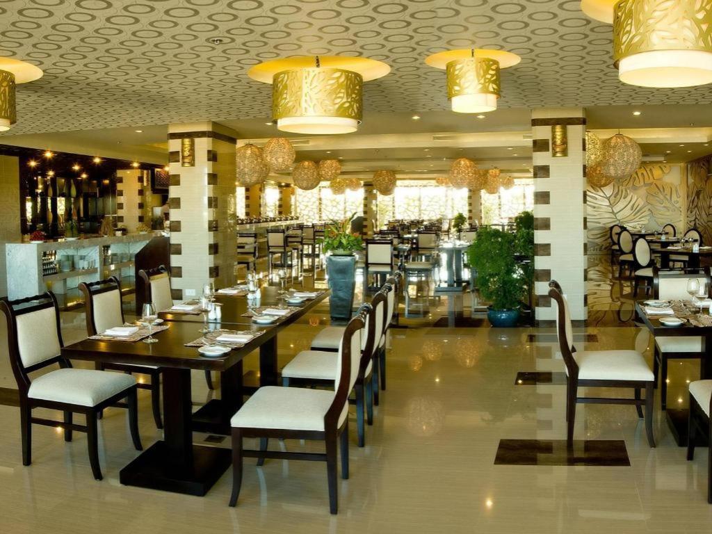 Olalani Resort & Condotel Da Nang Buitenkant foto